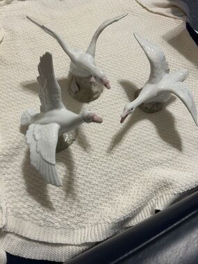Lladro Porcelain Flying Goose Figurines - White Set of 3 made in 1989’s VINTAGE